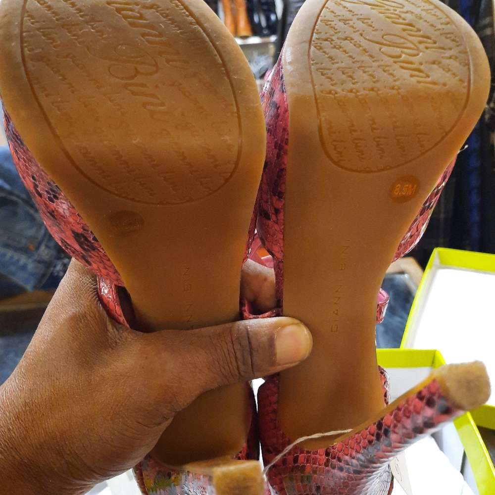 Shoes - Picture 4 of 4